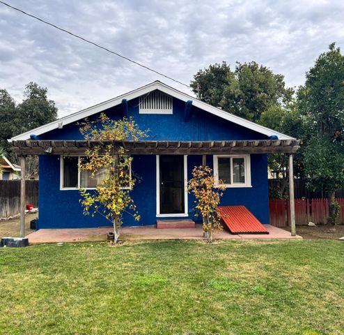 1261 N Glenn Avenue N, Fresno, CA 93728