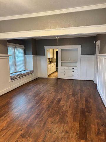 1261 N Glenn Avenue N, Fresno, CA 93728