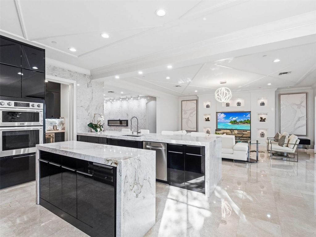 Image 40 of property listing at 10355 KENSINGTON SHORE DRIVE I-102, Orlando, FL 32827
