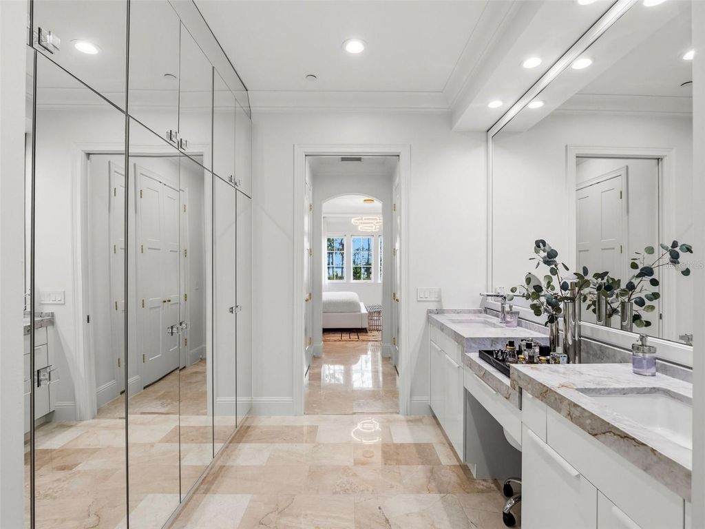 Image 47 of property listing at 10355 KENSINGTON SHORE DRIVE I-102, Orlando, FL 32827