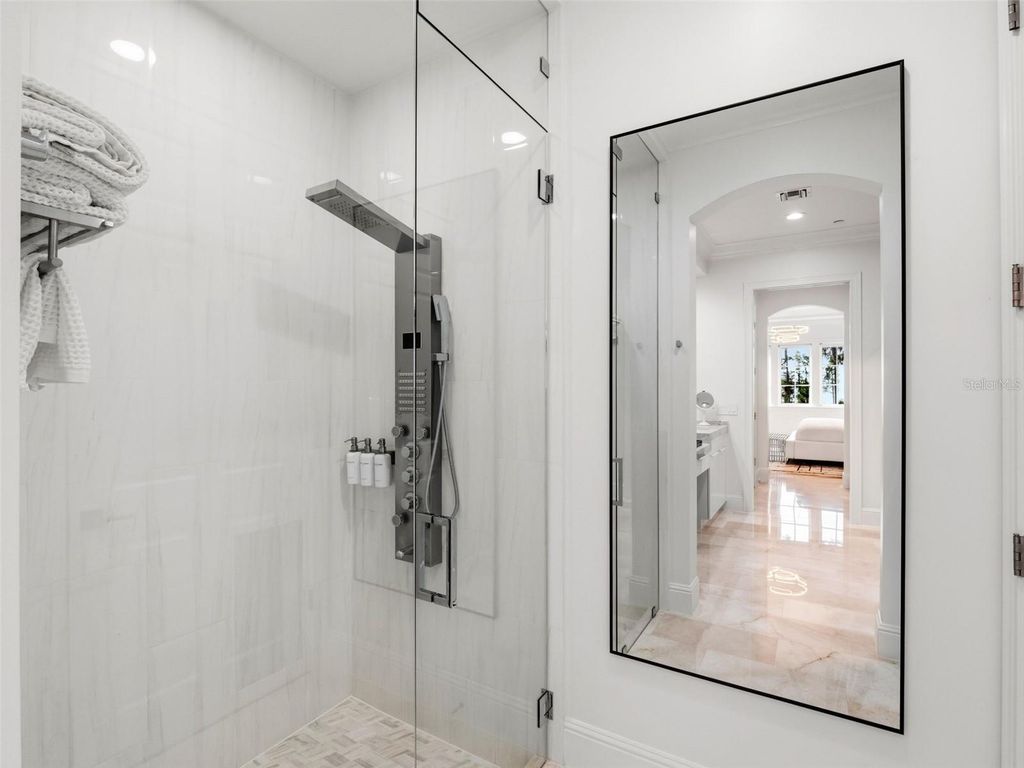 Image 48 of property listing at 10355 KENSINGTON SHORE DRIVE I-102, Orlando, FL 32827