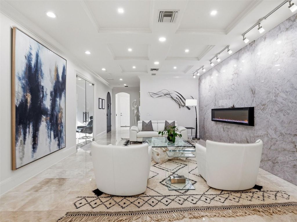 Image 7 of property listing at 10355 KENSINGTON SHORE DRIVE I-102, Orlando, FL 32827