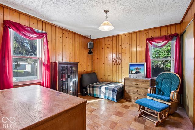 140 S 7th Avenue, Beech Grove, IN 46107