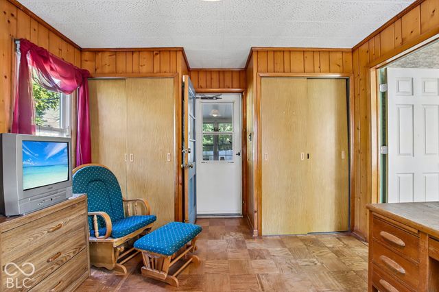 140 S 7th Avenue, Beech Grove, IN 46107