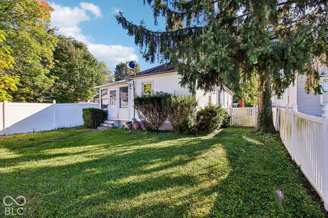 140 S 7th Avenue, Beech Grove, IN 46107
