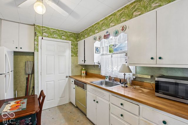 140 S 7th Avenue, Beech Grove, IN 46107