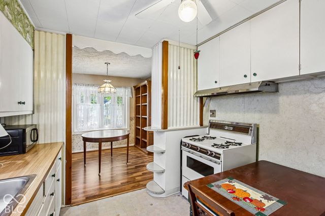 140 S 7th Avenue, Beech Grove, IN 46107