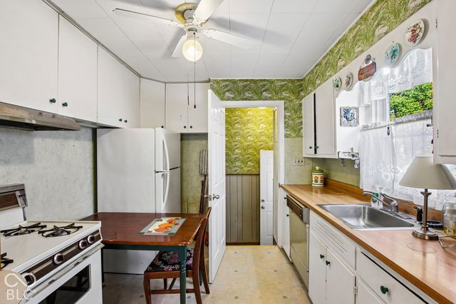 140 S 7th Avenue, Beech Grove, IN 46107