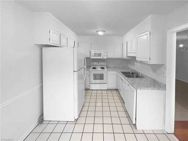 2546 Cottage Place, Greensboro, NC 27455