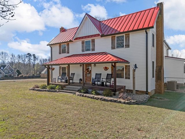 451 Carriage Gate Dr, Wellford, SC 29385