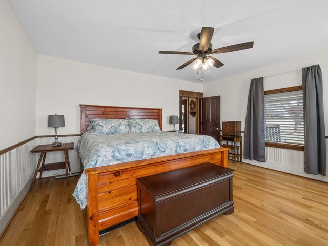 451 Carriage Gate Dr, Wellford, SC 29385