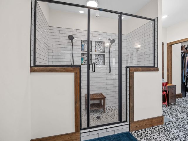 451 Carriage Gate Dr, Wellford, SC 29385