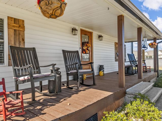 451 Carriage Gate Dr, Wellford, SC 29385