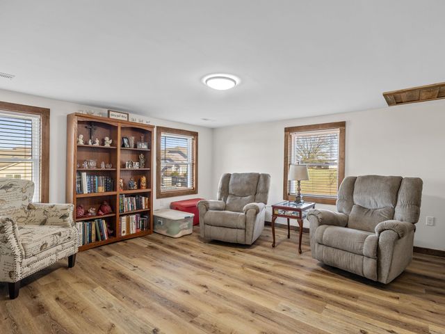 451 Carriage Gate Dr, Wellford, SC 29385