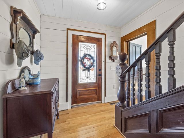 451 Carriage Gate Dr, Wellford, SC 29385