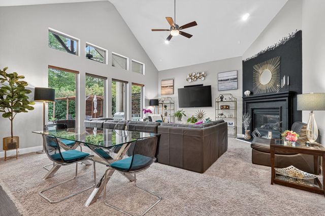 2204 Grafton Lane, Mckinney, TX 75071