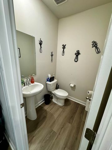751 Penfold Pt., Wellford, SC 29385