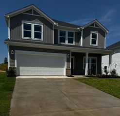 751 Penfold Pt., Wellford, SC 29385