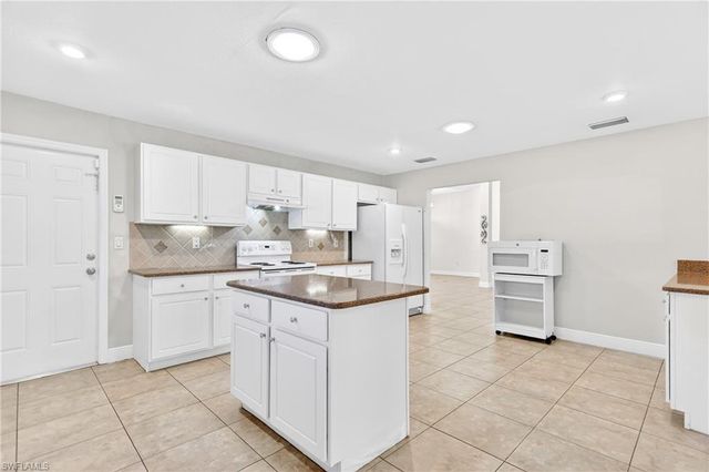 1817 SW 22nd LN, Cape Coral, FL 33991