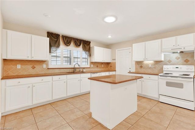 1817 SW 22nd LN, Cape Coral, FL 33991