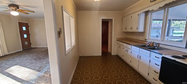 609 S Catalpa Drive, Muncie, IN 47304