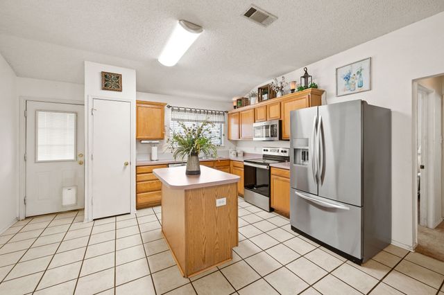 400 Candlestick Trail, Saginaw, TX 76179