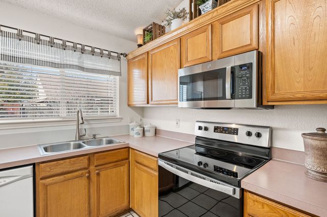 400 Candlestick Trail, Saginaw, TX 76179