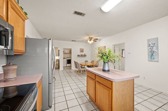 400 Candlestick Trail, Saginaw, TX 76179