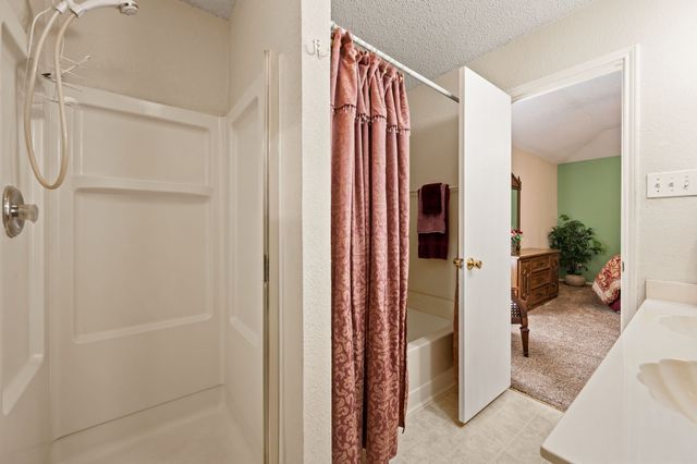 400 Candlestick Trail, Saginaw, TX 76179