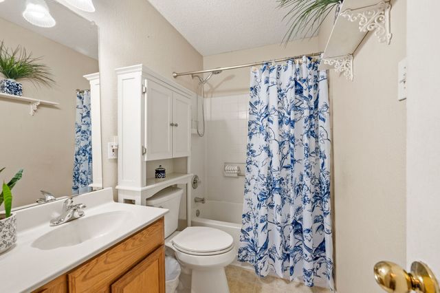 400 Candlestick Trail, Saginaw, TX 76179