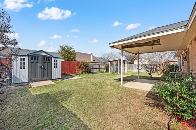 400 Candlestick Trail, Saginaw, TX 76179