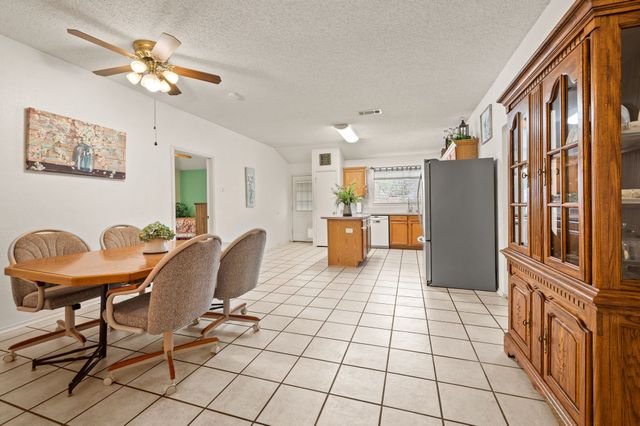 400 Candlestick Trail, Saginaw, TX 76179