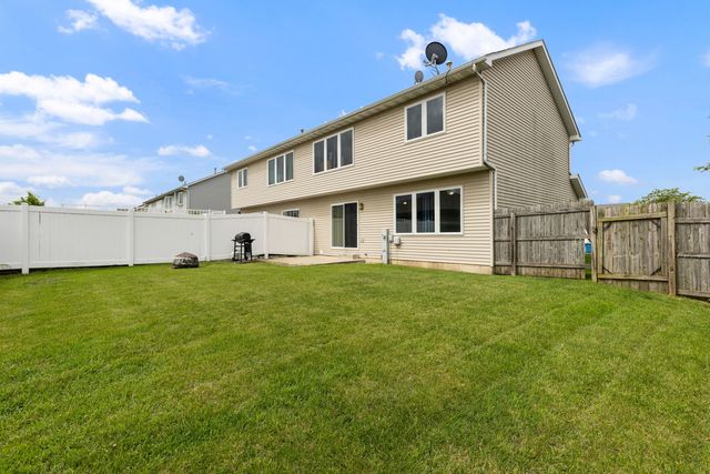2394 Caton Crest Drive, Crest Hill, IL 60403