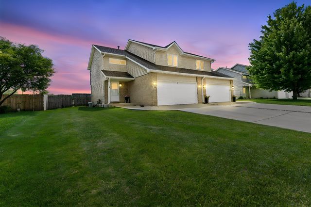 2394 Caton Crest Drive, Crest Hill, IL 60403