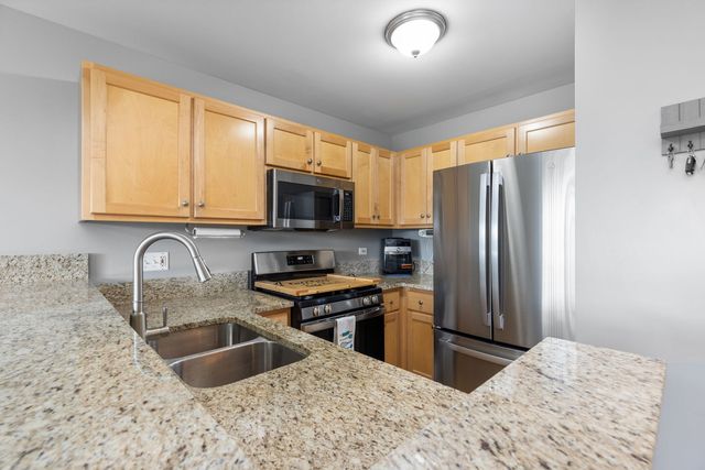 2394 Caton Crest Drive, Crest Hill, IL 60403