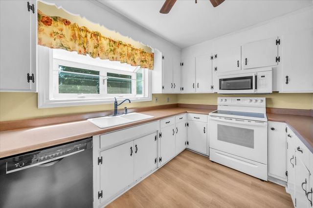 2898 Blanton Chapel Rd, Manchester, TN 37355