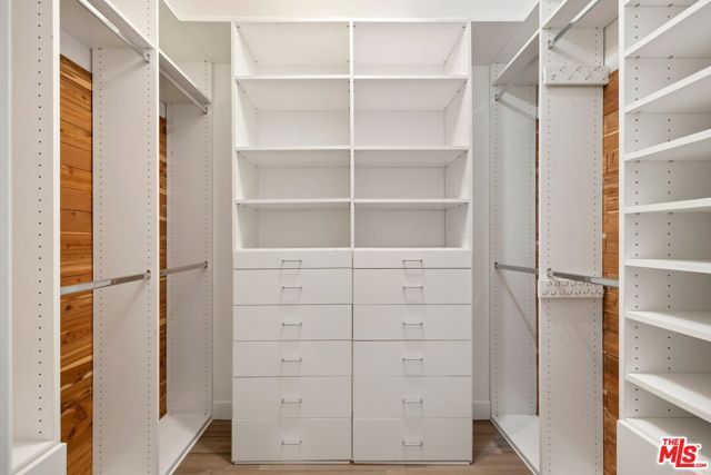 1630 S Bentley Avenue 202, Los Angeles, CA 90025