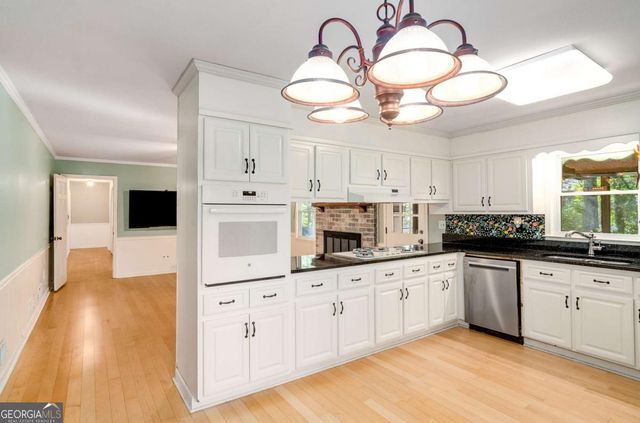 445 Bruce Way SW, Lilburn, GA 30047