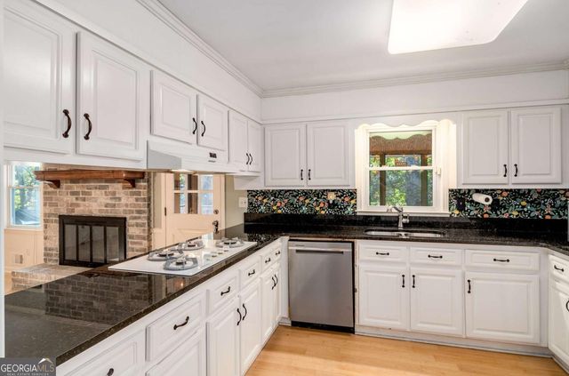 445 Bruce Way SW, Lilburn, GA 30047