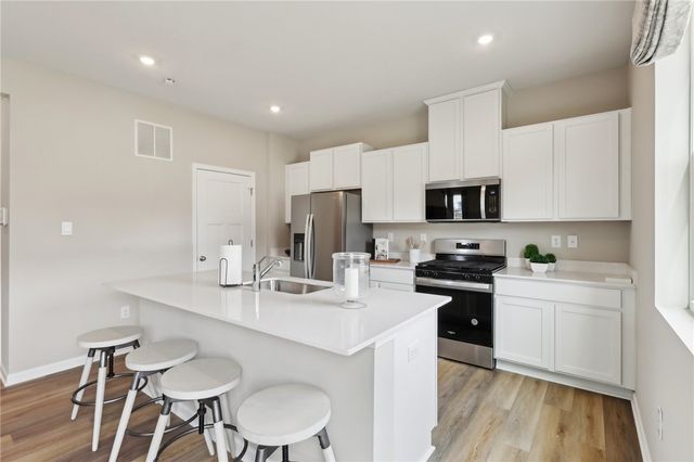 420 Curtis Ct., New Stanton, PA 15639