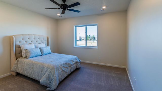 5507 Sundown Place NW, Rochester, MN 55901