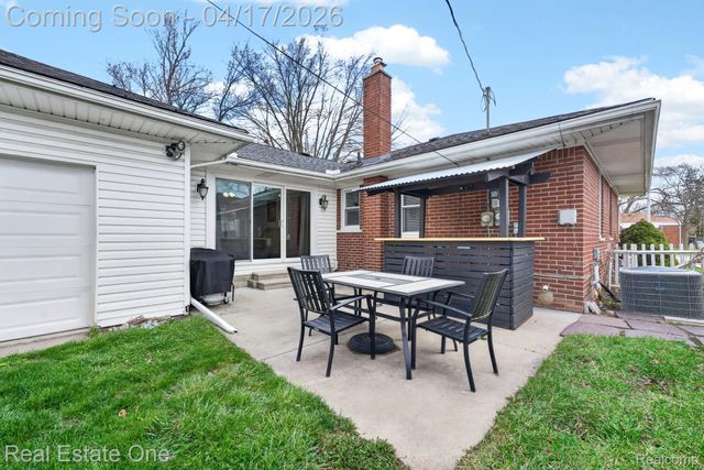 3400 Edsel Street, Trenton, MI 48183