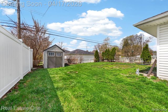 3400 Edsel Street, Trenton, MI 48183