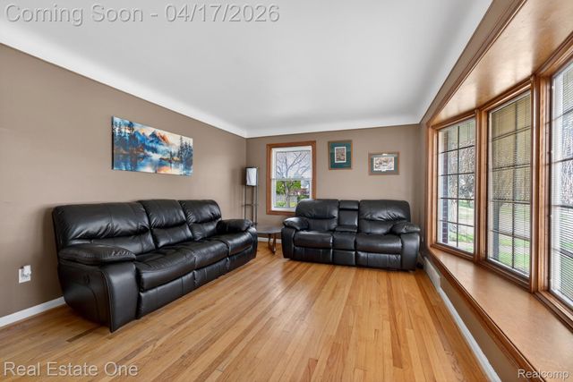 3400 Edsel Street, Trenton, MI 48183