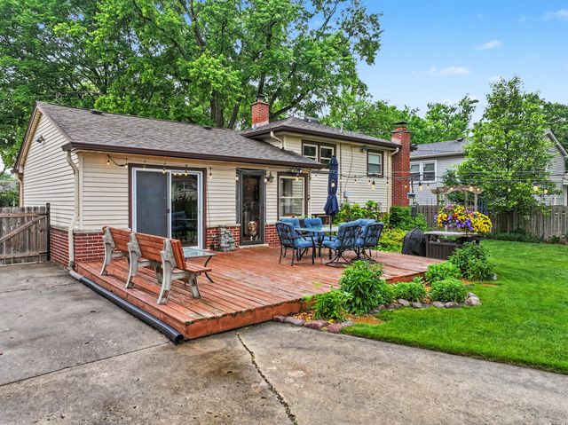 1331 N Indigo Drive, Mount Prospect, IL 60056