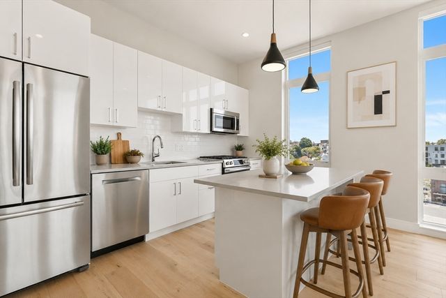 420 W Broadway PH604, Boston, MA 02127