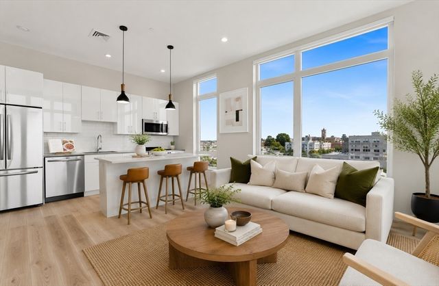 420 W Broadway PH604, Boston, MA 02127