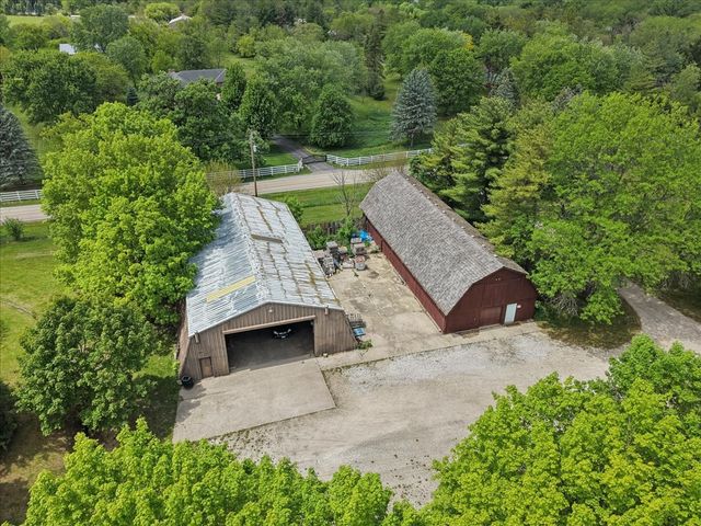 27125 N Williams Park Road, Wauconda, IL 60084