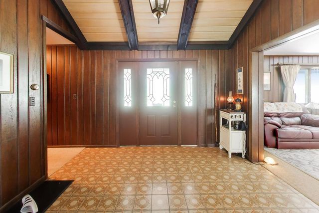 27125 N Williams Park Road, Wauconda, IL 60084