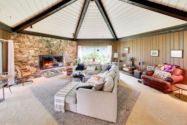 27125 N Williams Park Road, Wauconda, IL 60084